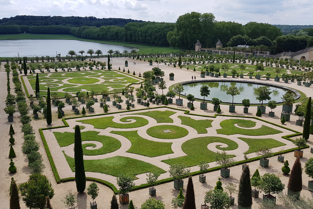 从巴黎出发：凡尔赛宫及花园导览体验