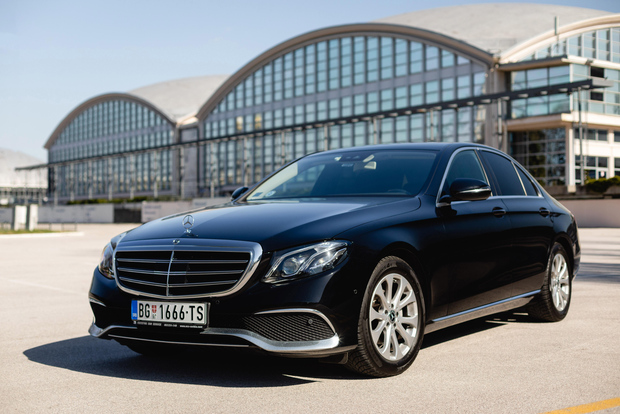 Belgrado: Transfer aeroportuale privato Nikola Tesla