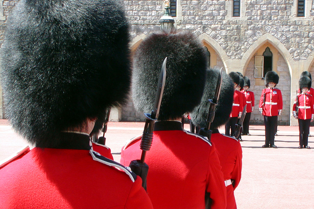 London: Changing of the Guards Ceremony Guided Walking Tour