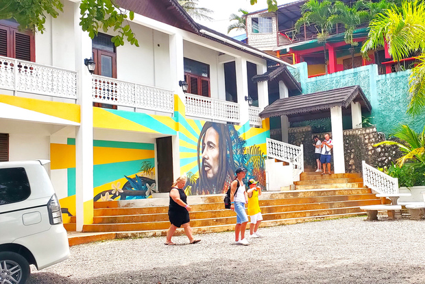 Desde Ocho Ríos: Entrada y Visita al Mausoleo de Bob Marley