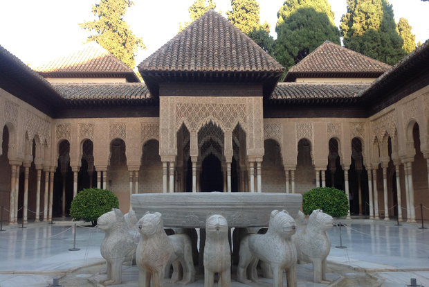 From Malaga: Granada Full-Day Trip with Alhambra