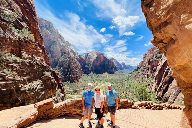 Las Vegas: VIP Guided Photography & Hiking Tour of Zion NP