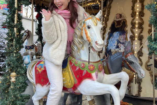 Paris: Christmas Markets Fun Walking Tour with Hot Wine