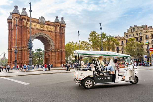 Barcellona: Tour privato della città in Eco Tuk Tuk