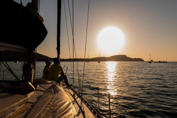 Stintino: Asinara & La Pelosa Sunset Private Sailing Tour