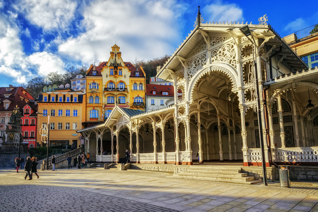 Från Prag: Privat Karlovy Vary & Crystal Factory Tour