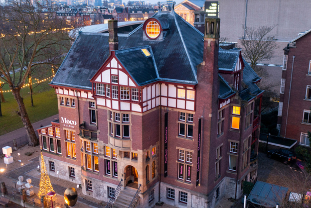 Amsterdam : Moco Museum & Nightclubs Admission Combo w/ Taxi