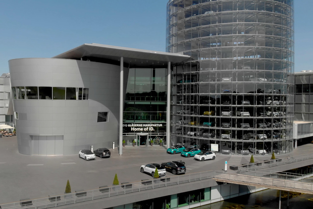 Dresda: Tour della fabbrica trasparente di VW