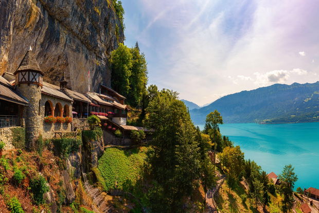 Von Interlaken aus: Beatushöhlen, Blauer See und Thunersee Tour