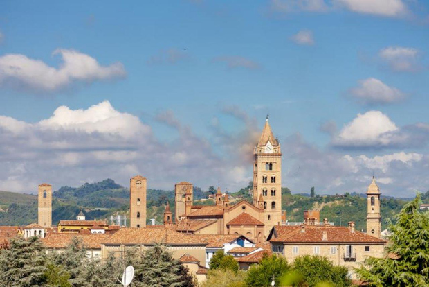 阿尔巴：电动自行车之旅，在酒窖品尝葡萄酒