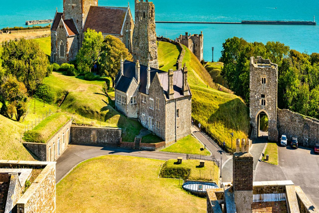 From London: Dover Castle and White Cliffs Tour by Car