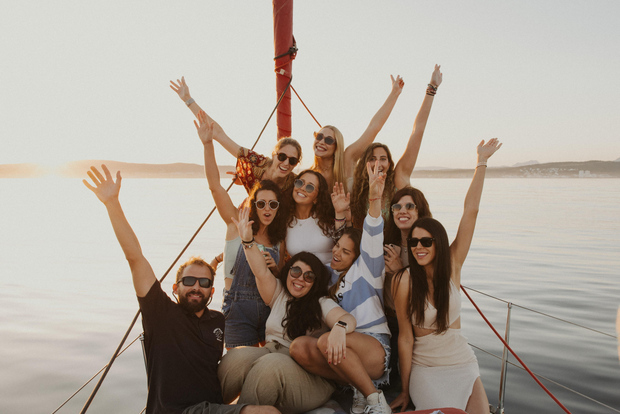 Sotogrande: Tour privato in barca a vela + drink (Per gruppi)