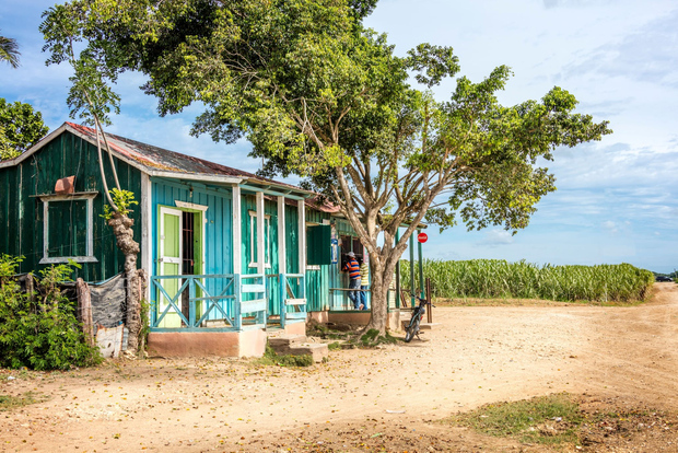 Higuey: Tour di un giorno intero con barca sul fiume, pranzo e spettacolo Voodoo