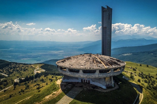 Plovdiv: Excursión de un día al Monumento y Museo de la Aviación de Buzludzha