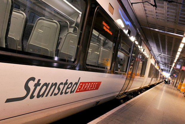 Londra: transfer in treno Express da/per l'aeroporto di Londra Stansted