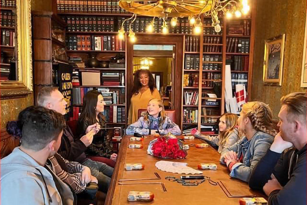 Обед или ужин с привидениями в Севилье и тур с привидениями