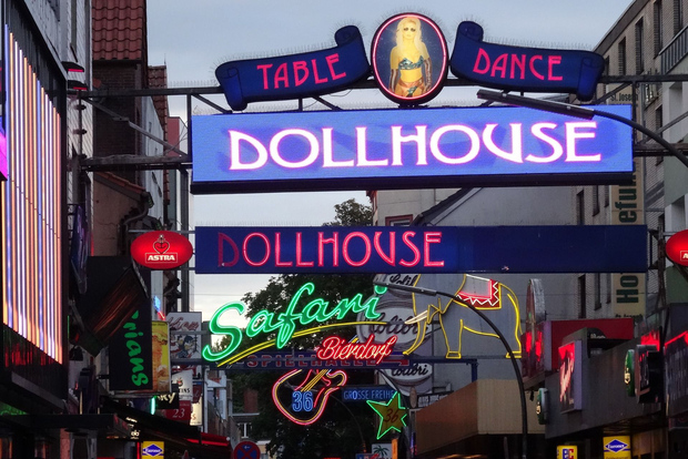 Amburgo: tour guidato privato a piedi di St. Pauli (18+).