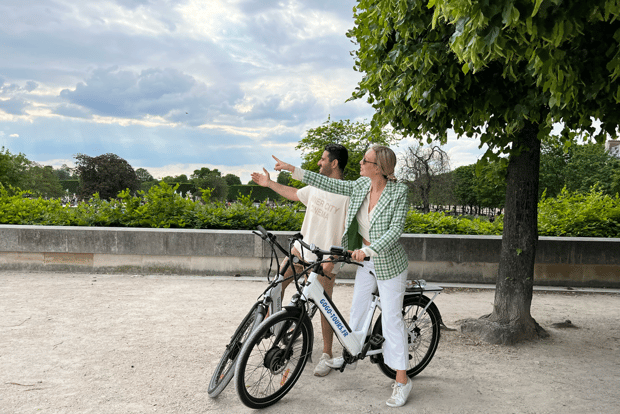 Paris: Afternoon E-Bike Guided Small Group Tour