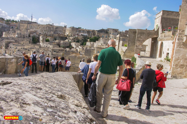马泰拉萨西区：洞穴房屋/教堂导览步行游