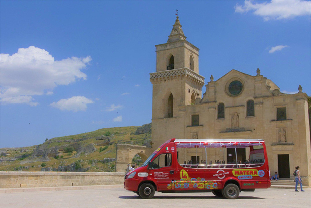 马泰拉萨西洞窟：生态敞篷巴士游