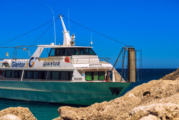 Arbatax: Excursión en barco a Cala Luna y Cueva del Fico con baño