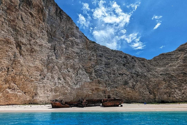 Zakynthos: Simkryssning i blå grottor och Navagio Bay