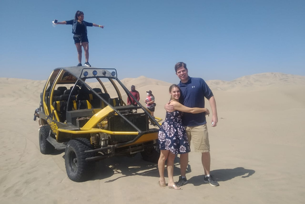 Lima: Tour privato delle linee di Nazca, della cantina e dell'oasi di Huacachina