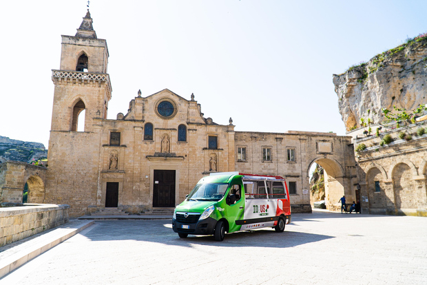 Matera: Open Top Bus Tour with Entrance to Casa Grotta