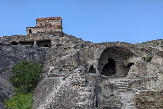 Из Тбилиси: однодневная экскурсия в пещеры Уплисцихе и город Мцхета