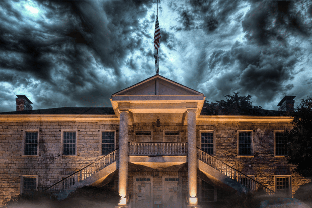 Nebbia, caos e omicidi: Monterey tour dei fantasmi