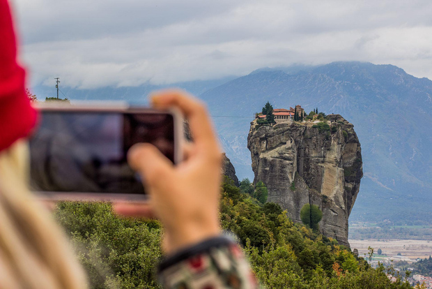 Kalabaka: Best of Meteora Monasteries Small-Group Tour