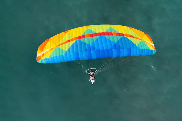 Paestum: Tandem Paragliding Flight over Greek Temples