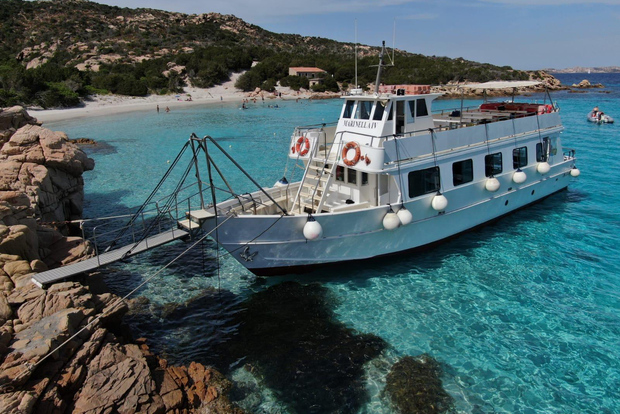 Palau-La Maddalena: tour giornaliero in barca per le isole