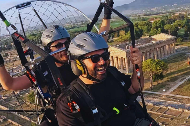 Paestum: powered paragliding flight over the temples