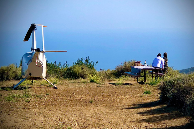 Tour romantico in elicottero a Los Angeles con atterraggio in montagna