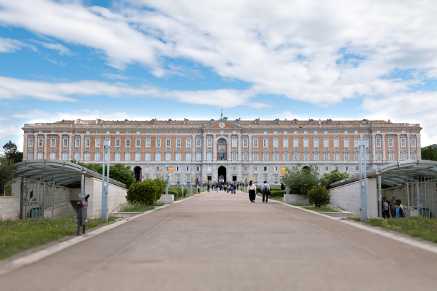 Tour Guidato alla Reggia di Caserta: scopri il Palazzo Reale e i giardini