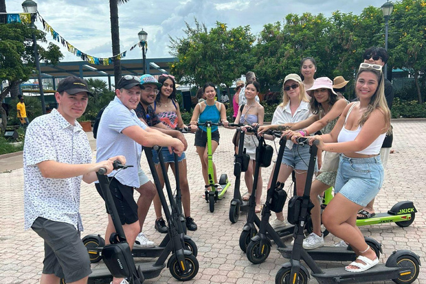 Nassau: City Segway Tour with Food Tasting and Local Drinks