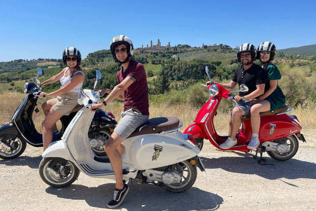 从圣吉米尼亚诺出发：托斯卡纳 Vespa 之旅、午餐和葡萄酒品鉴