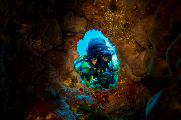 La Maddalena & Lavezzi : scuba diving for certified divers.