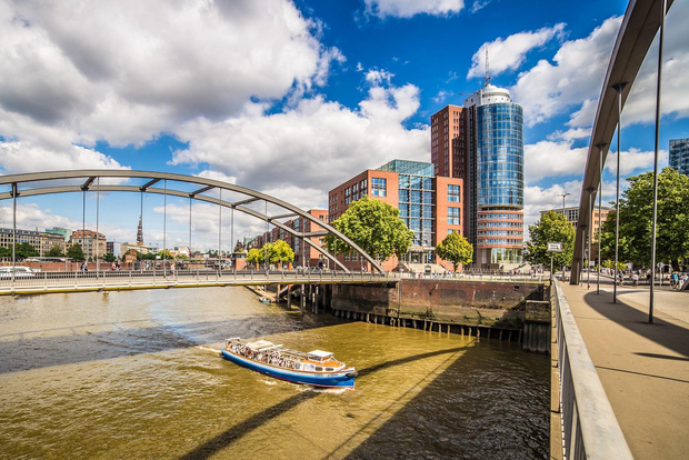 Amburgo: Tour definitivo su chiatta con commento dal vivo