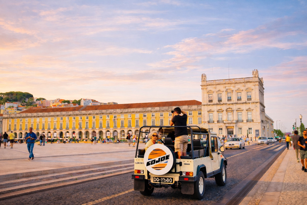 TOUR GIORNALIERO DI LISBONA in Jeep d'epoca con degustazioni di cibi e bevande