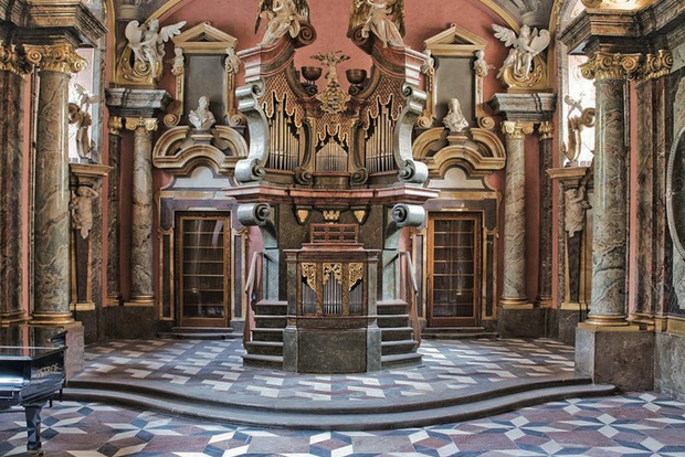 РОЖДЕСТВЕНСКИЙ КОНЦЕРТ В ЗЕРКАЛЬНОЙ ЧАСОВНЕ КЛЕМЕНТИНУМА