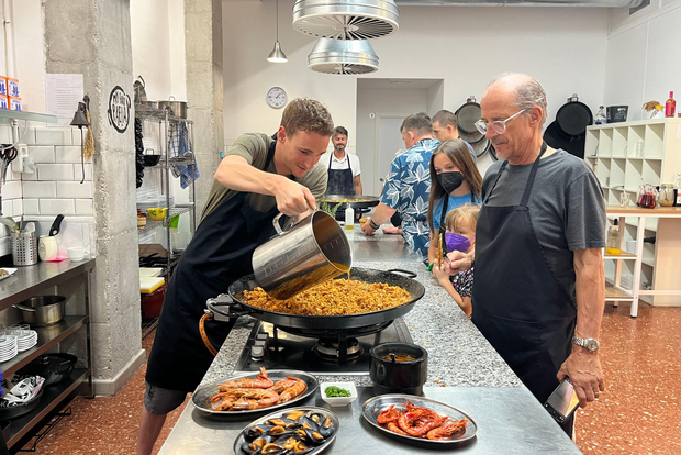 巴伦西亚：海鲜饭工作坊、小吃和 Ruzafa 市场参观