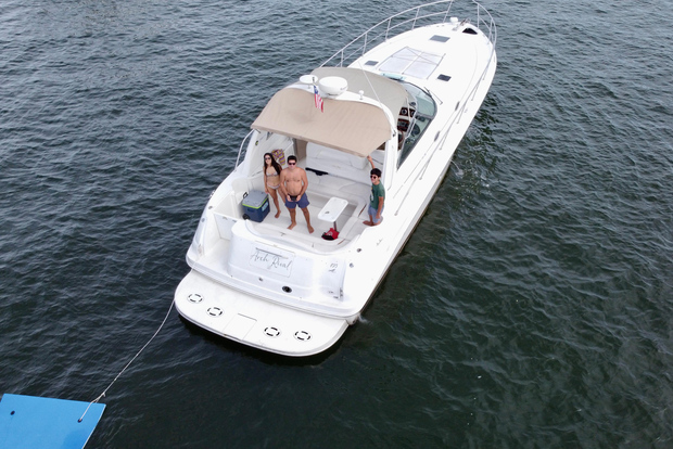 Miami Beach: noleggio yacht privato con capitano e champagne