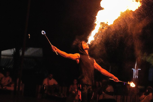 Dubai: Safari nel deserto, giro in cammello, spettacolo e cena facoltativa
