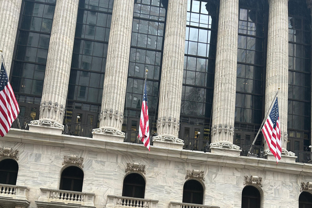 Уолл-стрит: место рождения Нью-Йорка, экскурсия на французском/английском языках