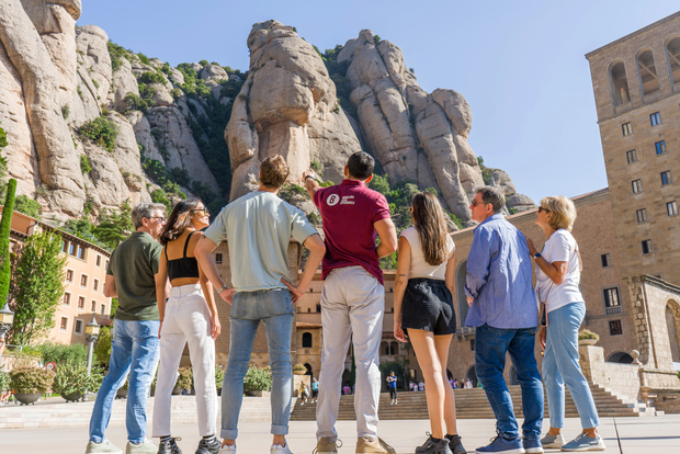 Da Barcellona: tour guidato di mezza giornata a Montserrat per piccoli gruppi