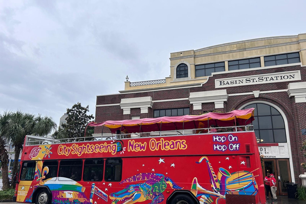 Tour panoramico della città di New Orleans in autobus HOHO ed extra prenotabili
