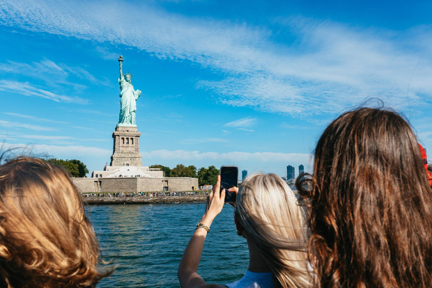 NYC: Tour della Statua della Libertà e di Ellis Island con traghetto