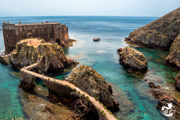 Порту: однодневная поездка на острова Берленгаш, замок Обидуш и Пенише